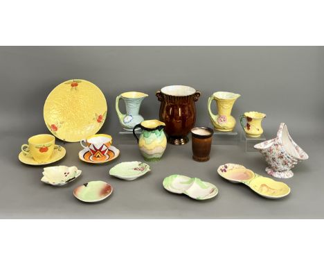 A collection of vintage mid-century china and pottery - including a Crown Devon Fieldings vase, 19.2cm high; a Royal Winton G