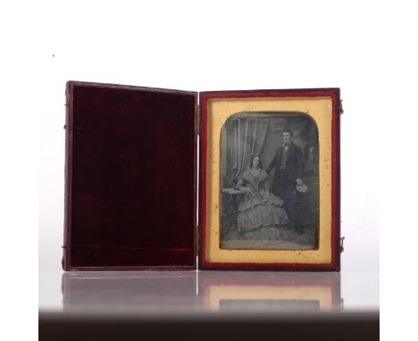 A Victorian ambrotype depicting a couple, original leather case 