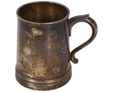 A George VI silver tankard, hallmarks for London 1943, 9.8oz, H9.5cm 