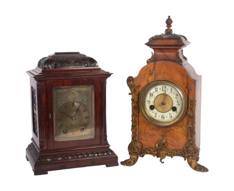 An early 20th century mahogany-cased mantel clock, French brass 8-day movement striking on a gong, with key and pendulum, H31