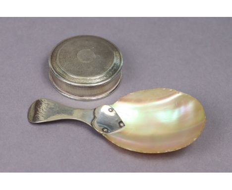 A George III spoon with silver flat handle &amp; mother-of-pearl oval bowl, 4¼” long, London 1804 by Peter, Ann &amp; William
