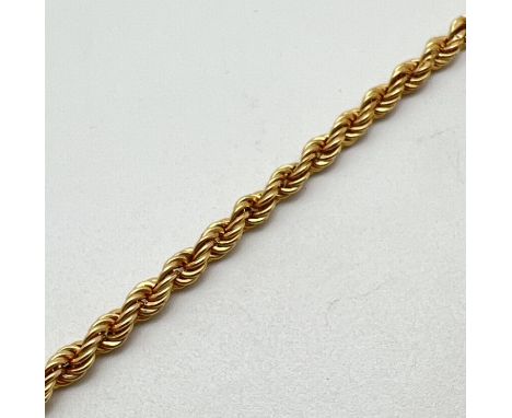 A 9ct yellow gold 7" twist design rope chain bracelet with spring ring clasp. Stamped 9k to clasp. Total weight approx. 2.1g.