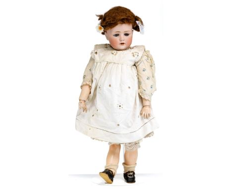 Mädchenpuppe - J. D. K., Jr., Waltershausen.   um 1915 Biskuitkurbelkopf. Geöffneter Mund. Obere Zahnreihe. Schlafaugen. Moha