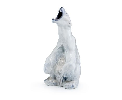 Liisberg, Carl FrederikBrüllender Eisbär  Royal Copenhagen, um 1985/91 Sparsam unterglasur staffiert. H. 32 cm. Modelljahr 18