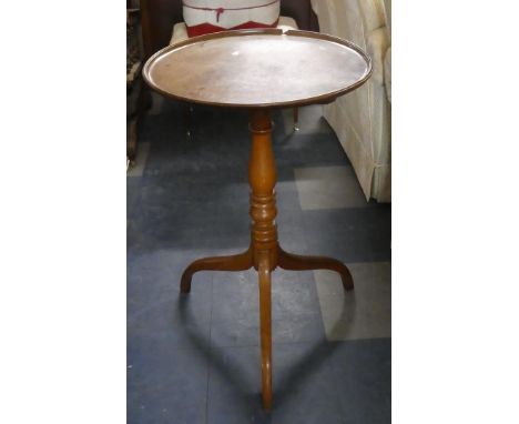 A 19th Century Snap Top Mahogany Tripod Table, 46cm Diameter 