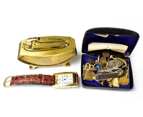 A collectors' lot comprising a Ronson gilt table lighter, a pair of silver cufflinks with engine turned decoration, various o