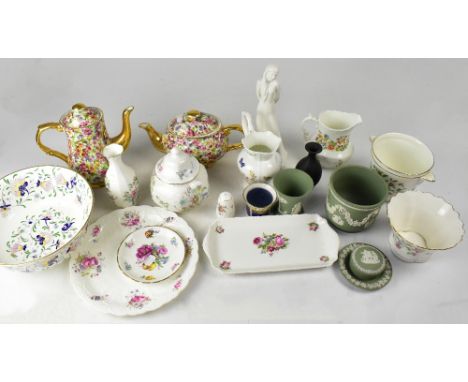 A quantity of various ceramics to include Aynsley 'Pembroke' baluster vase, Aynsley 'Cottage Garden' large jug, and other ite