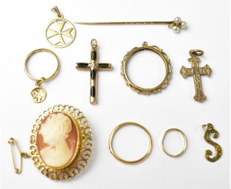 Various items of 9ct gold to include a cross, a cameo brooch, initial 'S', cross within circle pendant, a three seed pearl sc