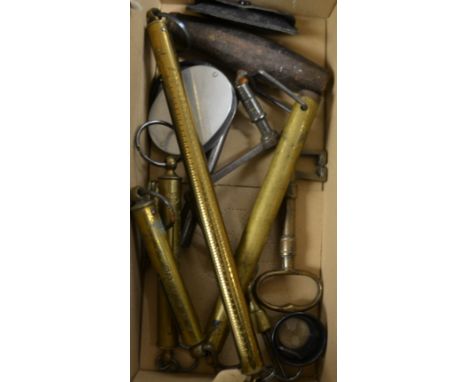 A Troy oz brass spring balance scale; a Salter 2oz spring balance scale cased; others similar; clock key; pen knifes.qty. 