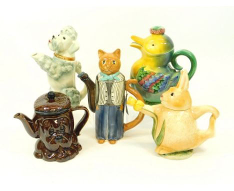 COLLECTORS TEAPOTS. Five animal collectors teapots including a hand painted cat teapot by Lorna Neale, Devon.  Please note th