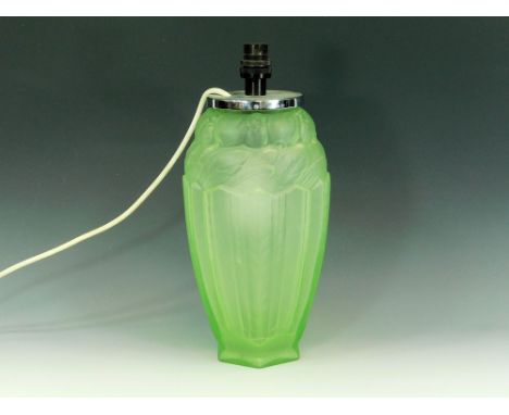 JOBLING GLASS. An Art Deco Jobling Glass, Lambton pattern, moulded lamp base with original chrome & bakelite double lamp hold
