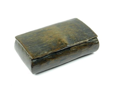 MARY ROSE. A souvenir oak snuff box made from the timbers the Mary Rose. With label: 'Relic of the Mary Rose raised 1840'. 4.