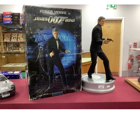 A Sideshow Collectibles Roger Moore James Bond 007 1:4 Scale Premium Format Figure, No. 225 of 400, scuffs/marks to plinth no