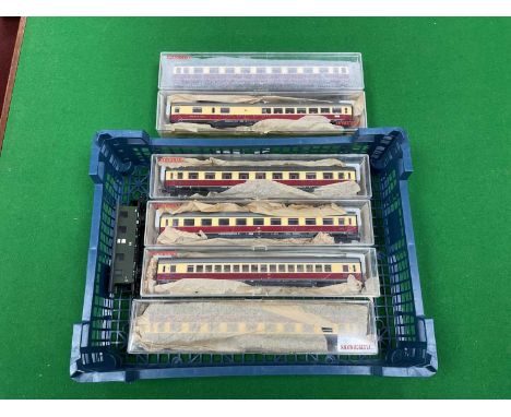 Six boxed Fleischmann HO scale Rheingold coaches.