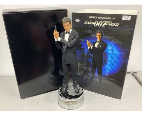 A Sideshow Collectibles Pierce Brosnan as James Bond 007 Premium Edition 1/4 Scale Figure, No 0565 of 1250, model has previou