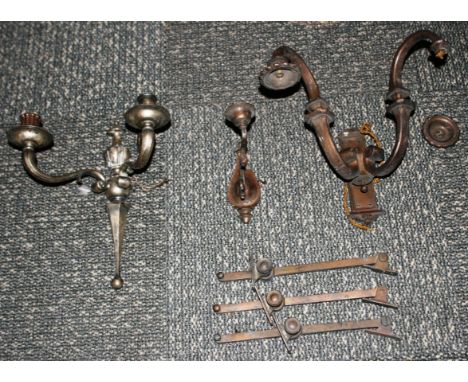 A QUANTITY OF VICTORIAN AND LATER LIGHT FITTINGS