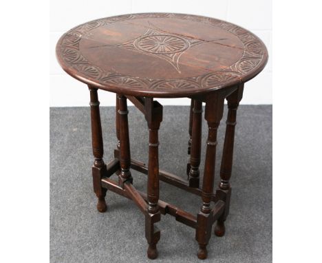 OAK CARVED GATE LEG TABLE DIAMETER 62CM H72CM 