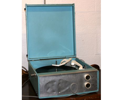 AN ULTRA RECORD PLAYER W38CM L42CM H19CM