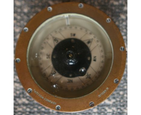 BRASS SHIPS COMPASS (CIRC 16CM)
