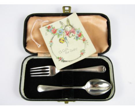 A cased George VI silver two piece Christening set, comprising fork and spoon, Sheffield, 1942, 34.2g 