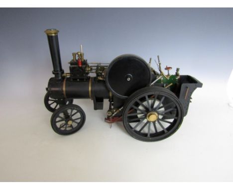 A live steam model traction engine, 48 cm long 