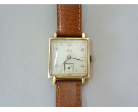 A mid 20th Century gentleman's 9ct gold cased Avia wrist watch, having a Swiss manual wind movement, square dial with silvere