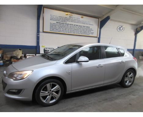 Make &amp; Model: Vauxhall Astra SRIDate of Reg: DU15 VSVColour: Silvercc: 1364MoT: 04-12-2021Fuel Type: PETROLMileage: 86kTr