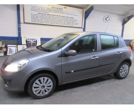 Make &amp; Model: Renault Clio Expression TurboDate of Reg: NA58 XMTColour: Greycc: 1149MoT: 08-11-2021Fuel Type: PETROLMilea