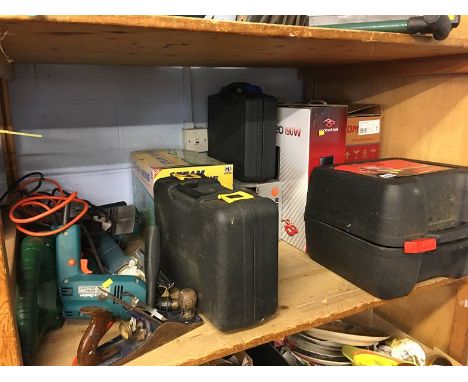 Quantity of assorted tools