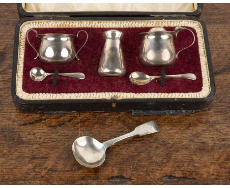 Small group of silver Comprising : a provincial Georgian silver tea caddy spoon with engraved monogram to the finial, bearing