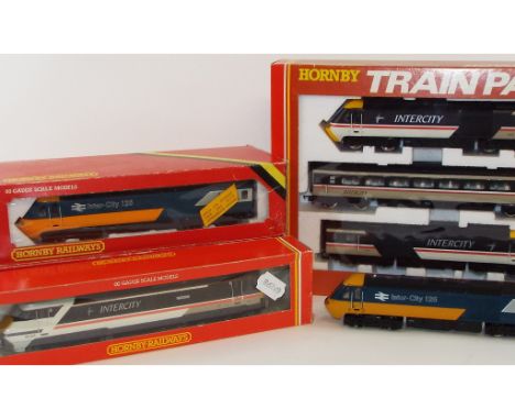 A Hornby 00 gauge train pack, comprising two locomotives and a carriage, BR Intercity 125, R. 336, and four similar items (5)