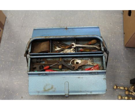 Metal toolbox & contents