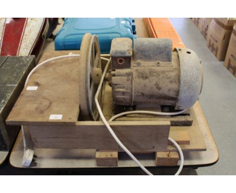 Disk sander with motor