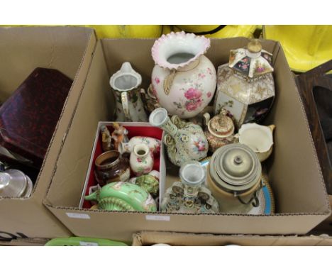 Box of mixed china including Worcester plate, Crown Derby urn etc (mostly AF)