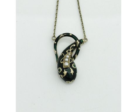 A 9 carat gold enamel and pearl set pendant in the form of a stylised lizard, the pendant approximately 3.5 cm, total weight 