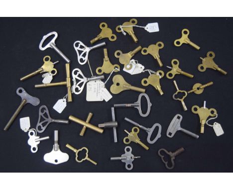 Quantity&nbsp;of mainly mantel clock keys (approx 30) 