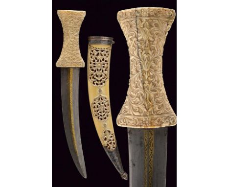 dating: First half of the 19th Century provenance: Turkey, Strong, curved, double-edged blade, in damask, slightly ribbed in 