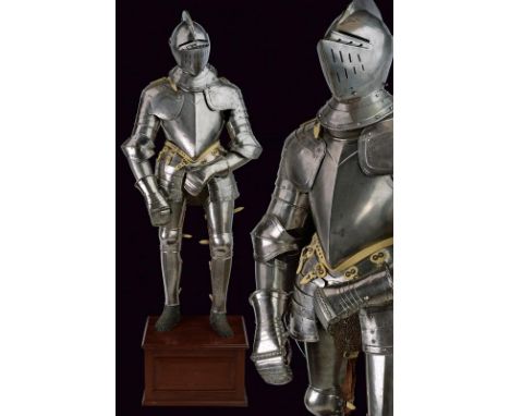 dating: about 1580 provenance: Italy, Helmet with skull in one piece. Medium comb (a couple of old repairs inside, almost inv