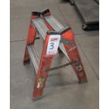 2' STEP LADDER, FIBERGLASS
