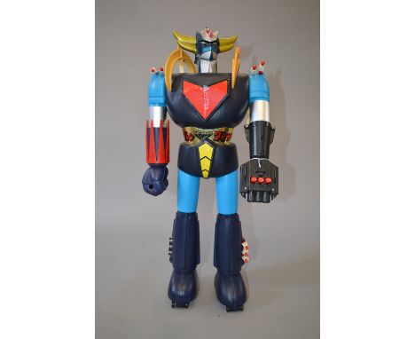 Mattel (Toei Doga) Shogun Warriors Goldorak. Includes axe pieces stored in shoulders and seven missiles. Overall appears G+, 