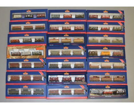 OO gauge. 21 x Bachmann rolling stock, all three packs, including Collector's Club models. E and boxed.