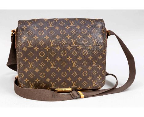 Louis Vuitton, Monogram Canvas Valmy MM Messenger Bag, gummiertes Baumwollgewebe im klassischen Logoprint-Design mit Details 