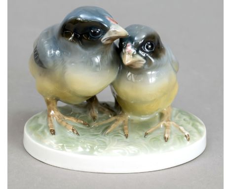 Kükenpaar, Rosenthal, Selb, 1920er Jahre, Entwurf Karl Himmelstoss 1917, Mod.-Nr. K478, auf Naturplinthe, H. 8,5 cm