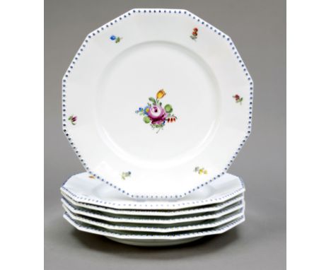 Sechs flache Teller, Nymphenburg, Marke 1925-75, Modell Pearl, Entwurf Dominikus Auliczek von 1792/95, polygonale Form, Perlr
