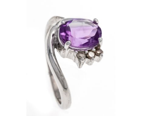 Amethyst-Brillant-Ring WG 585/000 mit einem oval fac. Amethyst 9,0 x 7,2 mm, 1,85 ct und 3 Brillanten, zus. 0,06 ct Fancy-Lig