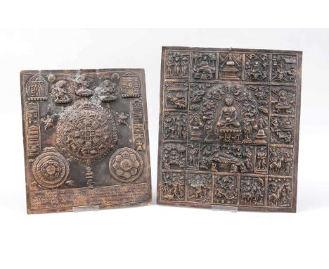2 buddhistische Reliefs, Tibet/Nepal, 20. Jh., Kupferplatte getrienem, mit kleinem Ring zum Aufhängen, 35 x 30 und 31 x 27 cm