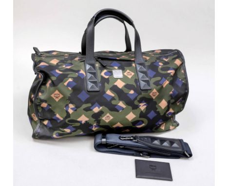 MCM, kompakter Camouflage Weekender Loden Green, mehrfarbig bedrucktes Nylongewebe mit Details aus schwarzem Glattleder, gesc