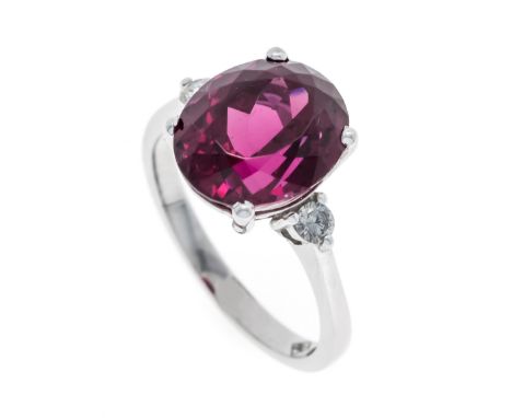 Granat-Brillant-Ring WG 750/000 mit einem oval fac. Granat, Rhodolit 12,0 x 10,0 in exzellenter Farbe und Reinheit, sowie 2 B