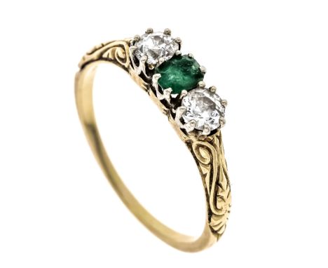 Smaragd-Altschliff-Diamant-Ring GG 585/000 mit einem oval fac. Smaragd 4 x 3,5 mm, best. und 2 Altschliff-Diamanten, zus. 0,3