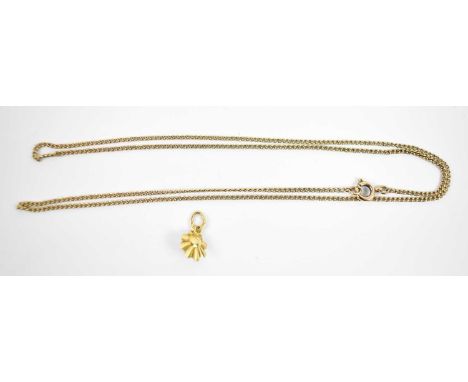A 9ct yellow gold fine link chain, length 46cm, suspending a 9ct yellow gold and cultured pearl set pendant, combined approx.